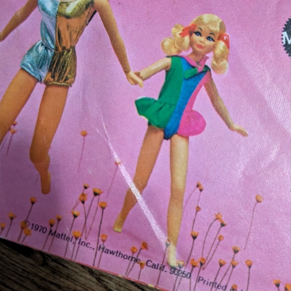 Vintage 1970 Living Barbie And Living Skipper Fashion Book Catalog - Picture 2 of 5